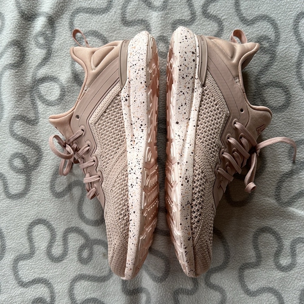 NWOT APL Techloom Tracer Sneakers in Rose Dust - Picture 5 of 9